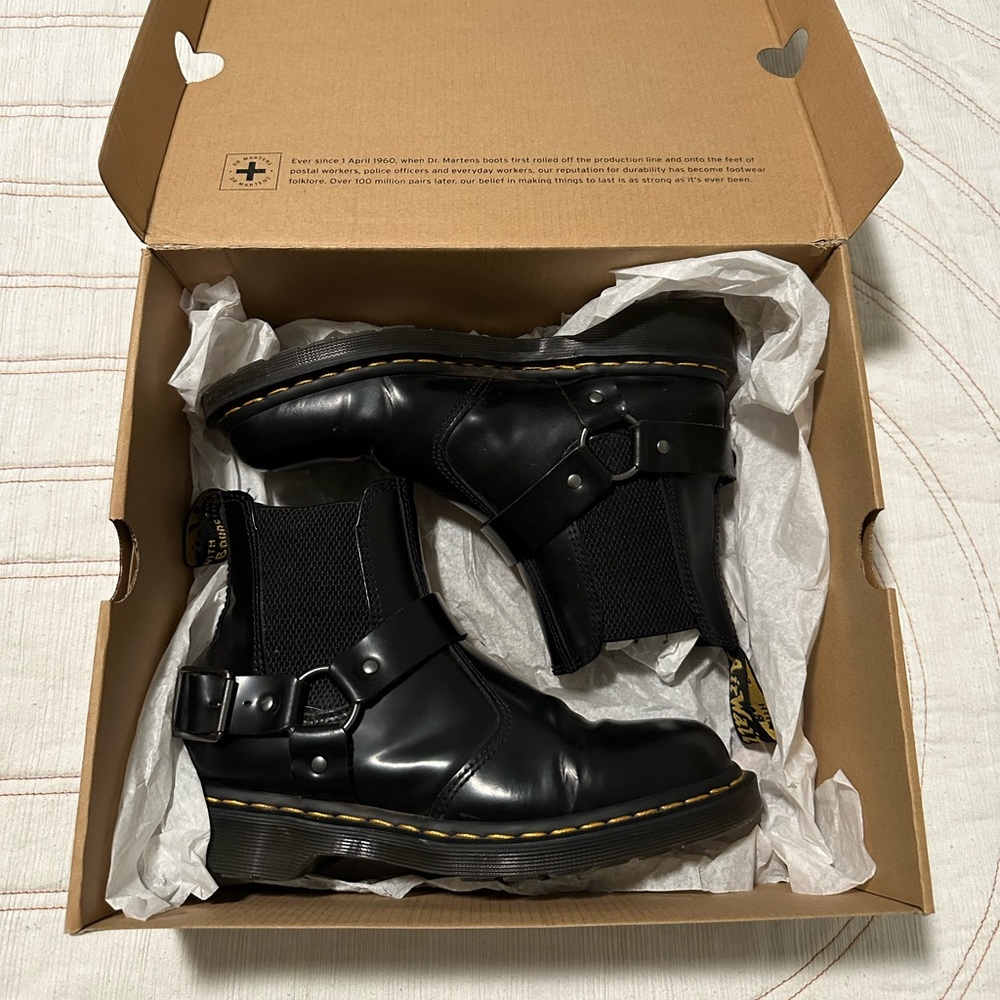 Dr Martens Wincox boots